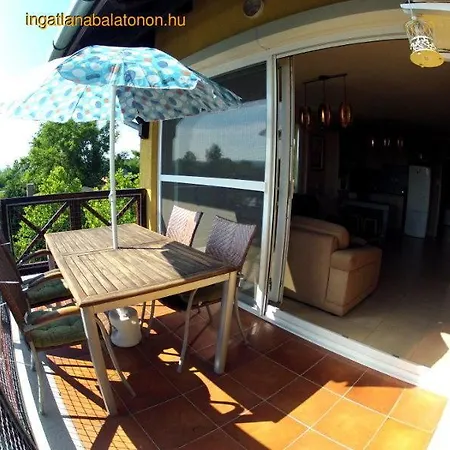 Apartment 219 - Gyonyoru, Panoramas Apartmanban Szallas Balatonoszod